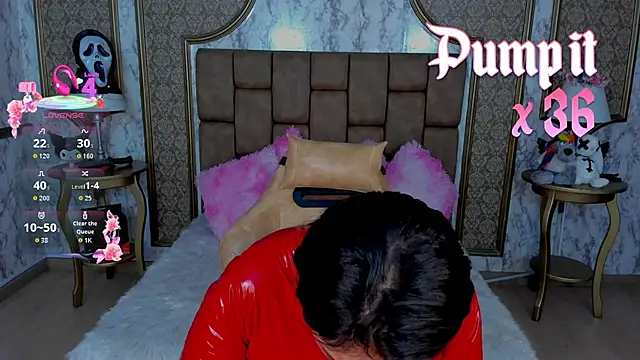 SoffiQueen online show from October 27, 2025, 8:54 pm