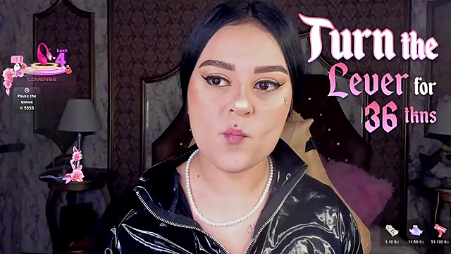 SoffiQueen online show from February 9, 2026, 1:09 pm