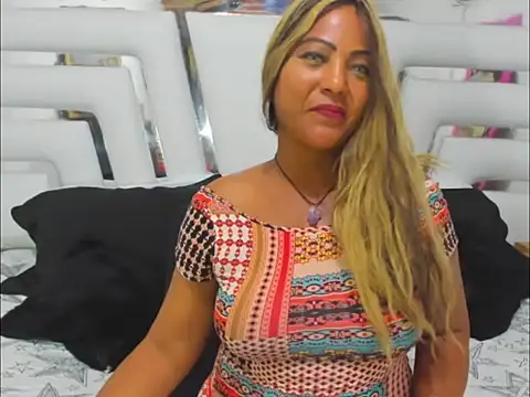 SaraaJhons online show from November 21, 2025, 7:35 pm