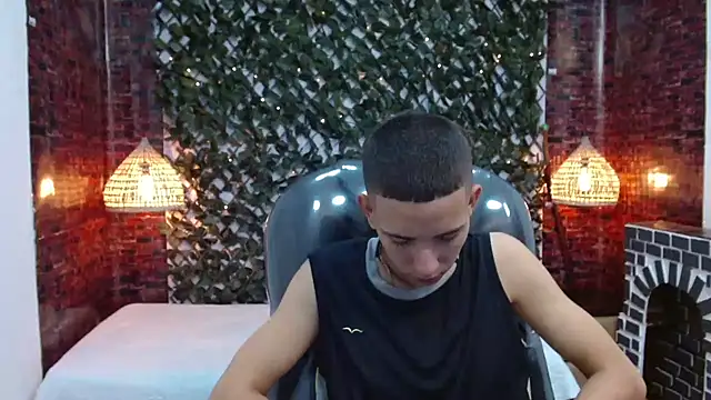 Snapshot of JackSwan18 chatting on December 23, 2024, 1:45 pm JackSwan18 online show from December 23, 2024, 1:45 pm