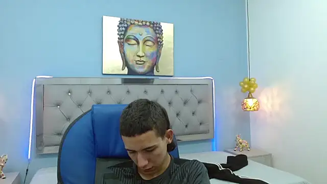 Snapshot of JackSwan18 chatting on January 20, 2025, 4:32 am JackSwan18 online show from January 20, 2025, 4:32 am