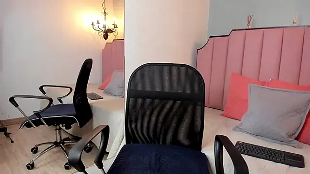 petty effy online show from November 14, 2025, 1:31 am