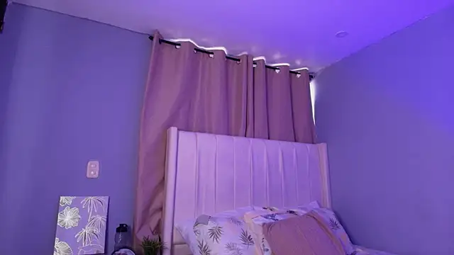 Shenoa1 online show from November 4, 2025, 12:31 pm