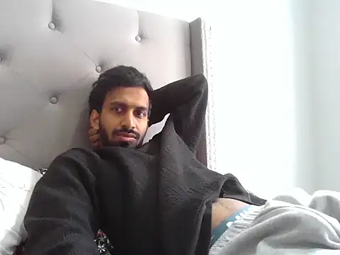 Snapshot of skinny__boy__ chatting on February 10, 2026, 5:23 pm skinny boy online show from February 10, 2026, 5:23 pm