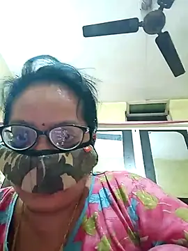 heenage online show from November 1, 2025, 6:02 pm