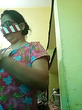 heenage online show from October 31, 2025, 8:33 am