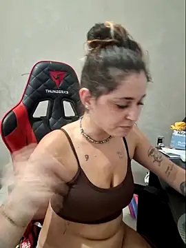 luuhcat09 online show from April 8, 2026, 5:36 pm