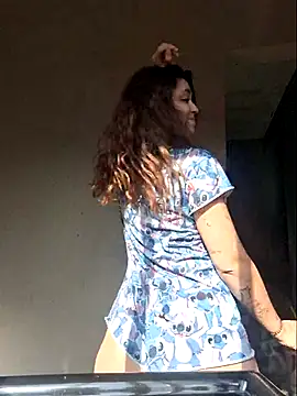 luuhcat09 online show from November 18, 2025, 10:51 am