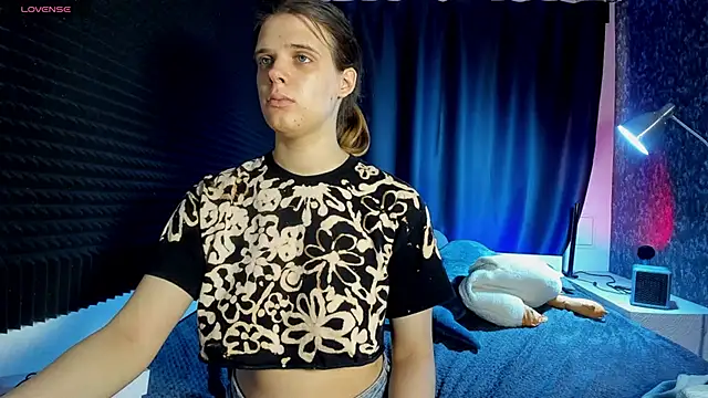 KIKI Krash online show from March 8, 2026, 10:07 am