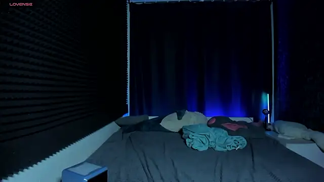 Snapshot of KIKI_Krash chatting on January 31, 2026, 7:12 pm KIKI Krash online show from January 31, 2026, 7:12 pm