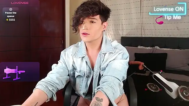 Hornymoan online show from February 13, 2026, 10:54 pm