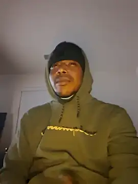 bigboytoy912 online show from April 4, 2026, 5:36 am