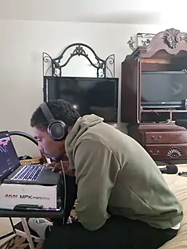 bigboytoy912 online show from July 19, 2026, 7:43 pm