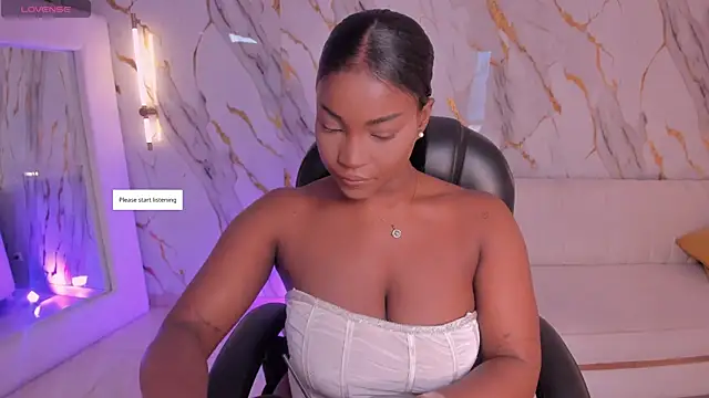 Snapshot of SavannahStorm chatting on April 30, 2026, 12:12 pm SavannahStorm online show from April 30, 2026, 12:12 pm