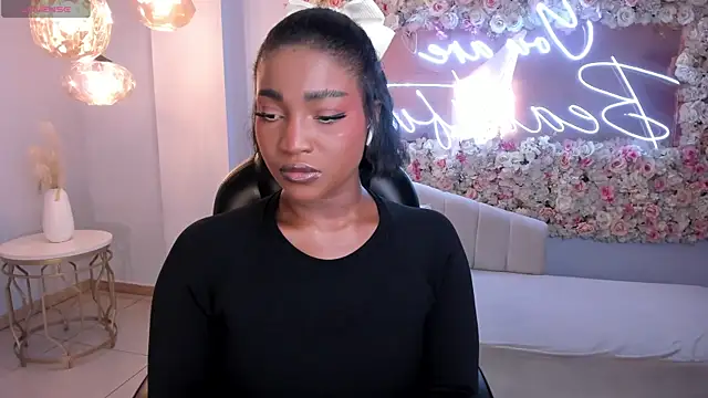 SavannahStorm online show from April 1, 2026, 12:06 pm