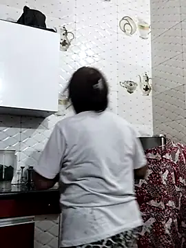 illay love online show from December 15, 2025, 3:18 pm