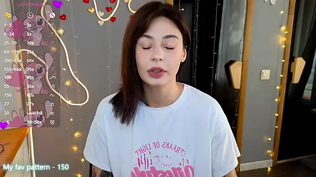 NataliMillers online show from October 8, 2025, 6:04 am