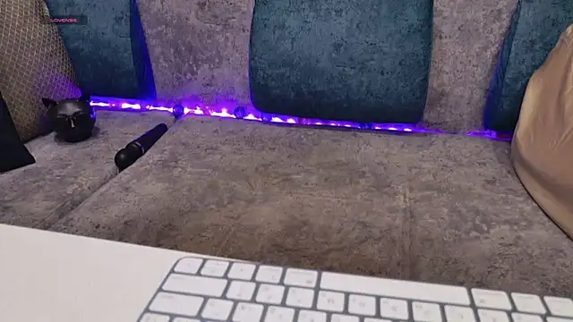 Snapshot of blackcat142 chatting on November 1, 2025, 9:47 am blackcat142 online show from November 1, 2025, 9:47 am