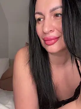 Helena7077 online show from February 12, 2026, 11:37 pm