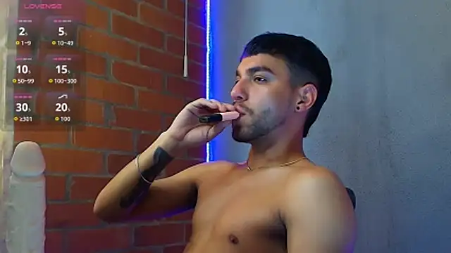 Leandro valenzuela online show from December 15, 2025, 7:52 pm