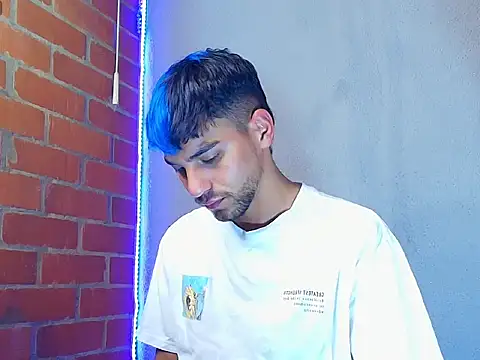 Leandro valenzuela online show from November 8, 2025, 9:29 pm