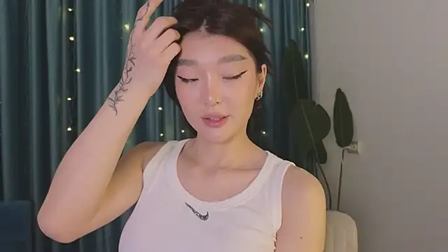 AudreyMell online show from March 18, 2025, 5:55 pm