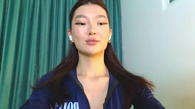 AudreyMell online show from November 13, 2025, 3:49 pm