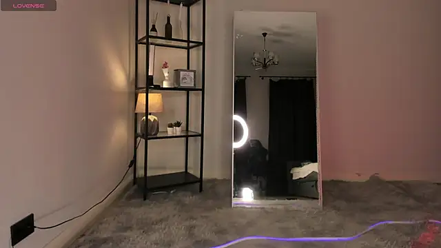 elfinvibes online show from September 21, 2025, 6:18 am