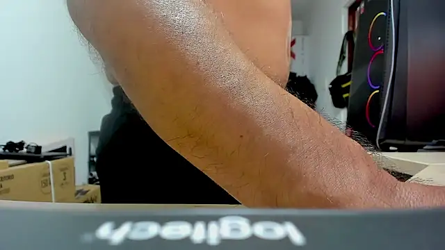 Jhonatan Morales S online show from October 17, 2025, 4:16 am