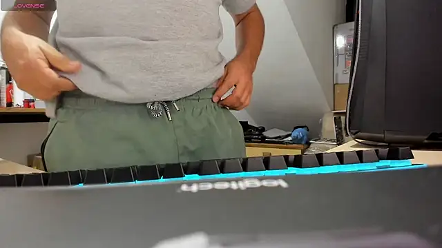 Jhonatan Morales S online show from October 14, 2025, 5:41 am