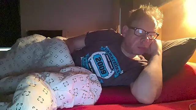 kinkyslet8 online show from October 31, 2025, 7:05 am