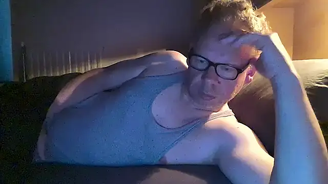 kinkyslet8 online show from June 14, 2026, 5:19 am