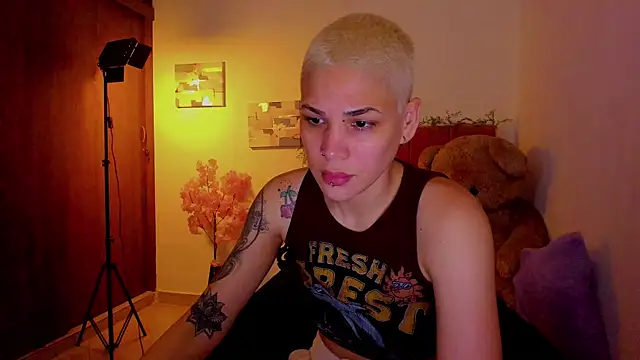 Snapshot of Charlee_pink chatting on April 21, 2026, 7:26 am Charlee pink online show from April 21, 2026, 7:26 am