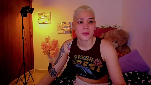 Snapshot of Charlee_pink chatting on April 21, 2026, 7:31 pm Charlee pink online show from April 21, 2026, 7:31 pm