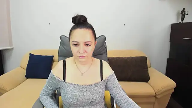 AngellLika online show from November 8, 2025, 7:23 am