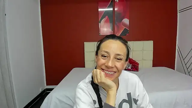 Abrillee1 online show from March 1, 2025, 10:31 pm