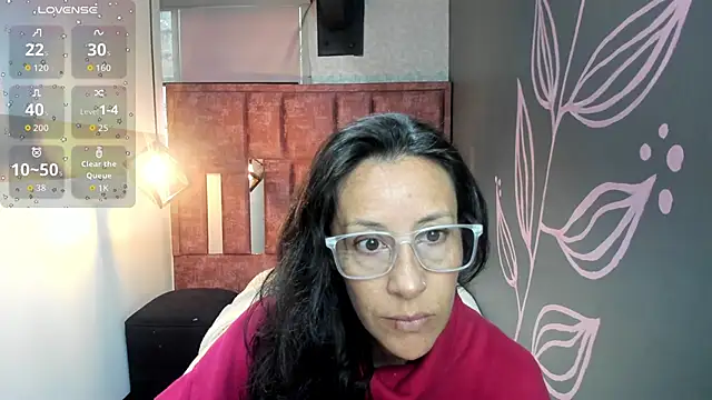 Abrillee1 online show from November 10, 2025, 11:59 am