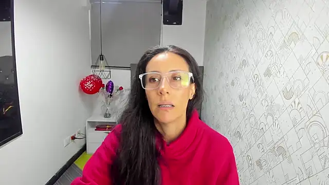 Abrillee1 online show from March 6, 2025, 7:21 pm