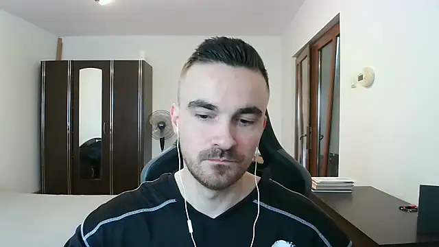 Snapshot of mu5clemania2 chatting on February 8, 2026, 8:45 am mu5clemania2 online show from February 8, 2026, 8:45 am