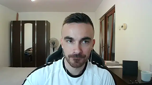 Snapshot of mu5clemania2 chatting on December 15, 2025, 1:28 pm mu5clemania2 online show from December 15, 2025, 1:28 pm