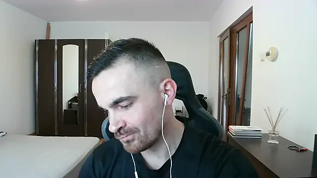 Snapshot of mu5clemania2 chatting on February 24, 2026, 12:50 pm mu5clemania2 online show from February 24, 2026, 12:50 pm