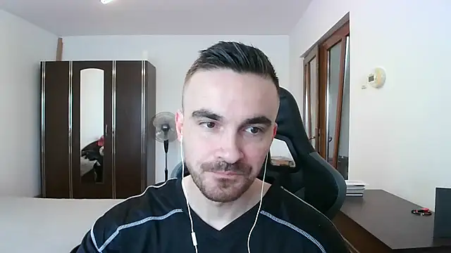 Snapshot of mu5clemania2 chatting on February 9, 2026, 9:40 am mu5clemania2 online show from February 9, 2026, 9:40 am