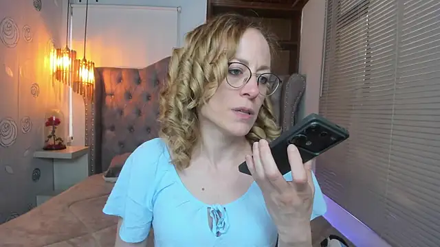 Snapshot of SammySanders chatting on March 6, 2025, 8:16 pm SammySanders online show from March 6, 2025, 8:16 pm