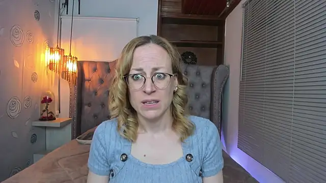 Snapshot of SammySanders chatting on March 18, 2025, 11:31 pm SammySanders online show from March 18, 2025, 11:31 pm