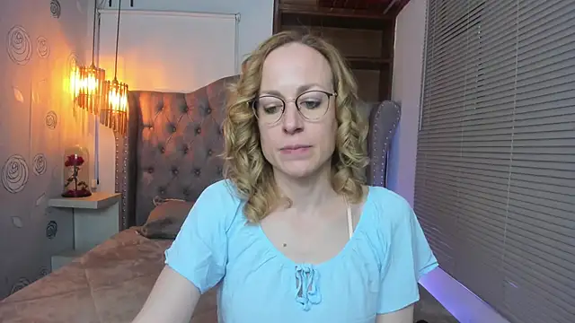 Snapshot of SammySanders chatting on February 21, 2025, 11:10 pm SammySanders online show from February 21, 2025, 11:10 pm