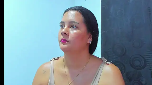 Snapshot of SophieWoods_ chatting on September 26, 2025, 11:00 pm SophieWoods  online show from September 26, 2025, 11:00 pm