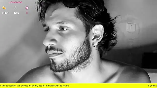 Snapshot of Nicholasrodrii chatting on February 18, 2025, 3:21 am Nicholasrodrii online show from February 18, 2025, 3:21 am
