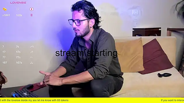 Snapshot of Nicholasrodrii chatting on February 9, 2025, 11:04 pm Nicholasrodrii online show from February 9, 2025, 11:04 pm