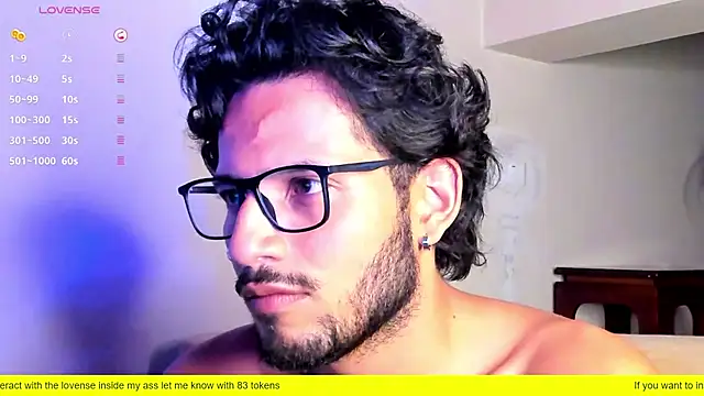 Snapshot of Nicholasrodrii chatting on February 17, 2025, 1:36 am Nicholasrodrii online show from February 17, 2025, 1:36 am