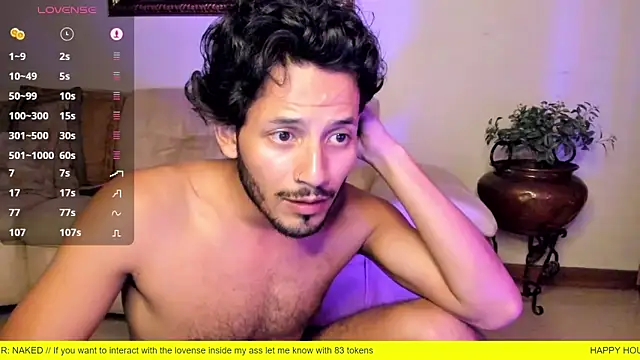Snapshot of Nicholasrodrii chatting on February 8, 2025, 2:36 am Nicholasrodrii online show from February 8, 2025, 2:36 am